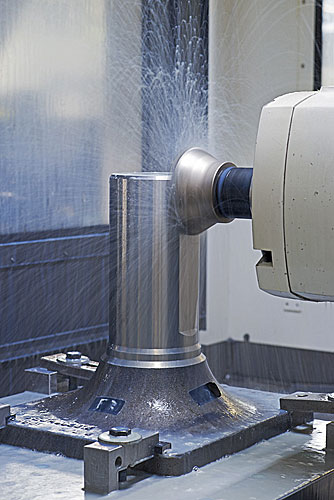 Unser Maschinenpark besteht aus vertikalen und horizontalen Bearbeitungsanlagen der Hersteller Daewoo/Doosan und Mori Seiki.